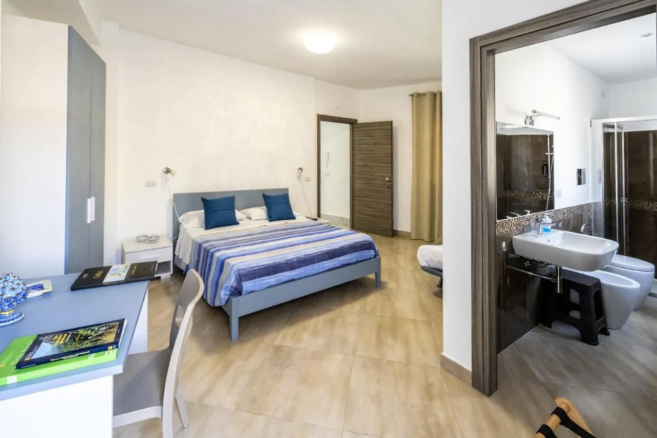 Bed and Breakfast La dimora dei ricci Santo Stefano di Camastra 0*,  Italia